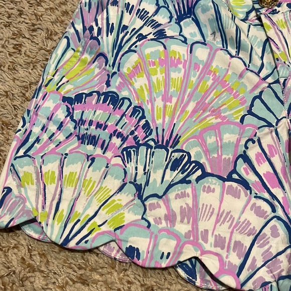 Lilly Pulitzer She’ll Print shorts 🐚💜 Size 4 - Picture 5 of 5